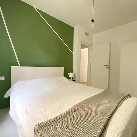 Lovingstresa 2 Brand New * Stresa