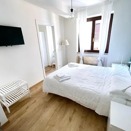 Lovingstresa 2 Brand New * Stresa